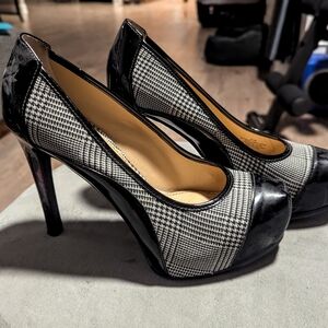 Gianni Bini Women's Black and White Houndstooth Plaid, Size 6.5